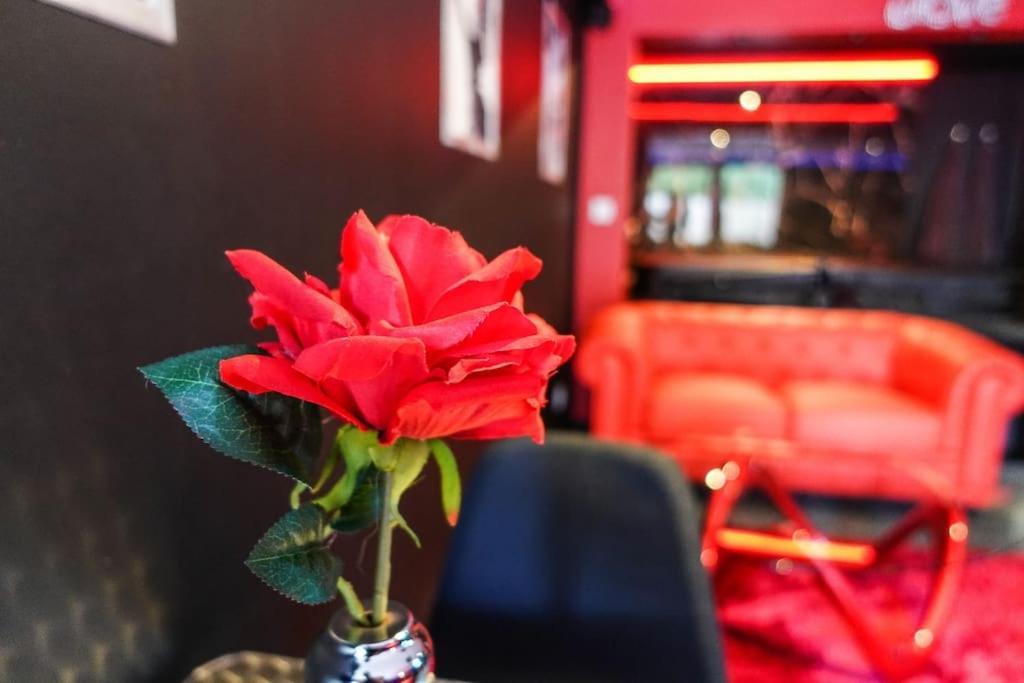 Love Room Passion Saint-Hilaire-de-Talmont Exterior photo